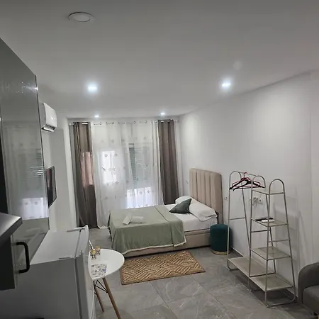 Venegas Apartment *